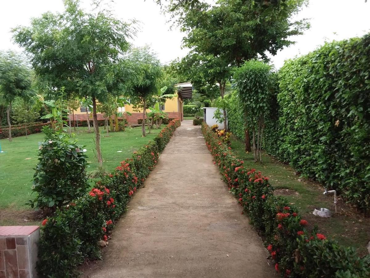 C&H campestre el oasis Bed & Breakfast Ricaurte Exterior foto